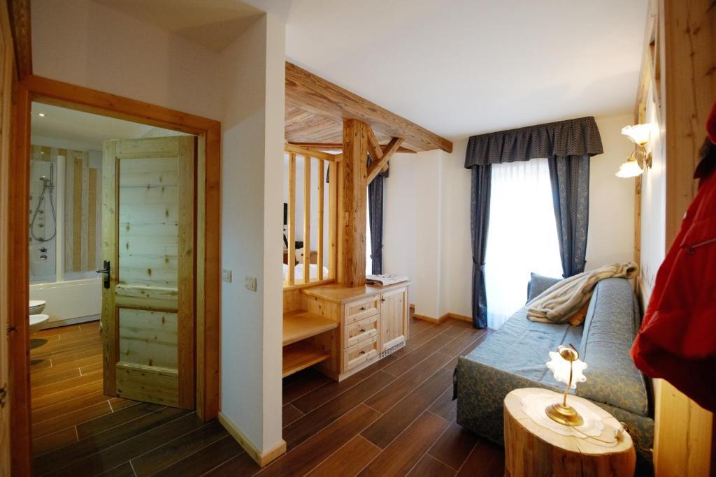 Cavallino Lovely Hotel Andalo Room photo